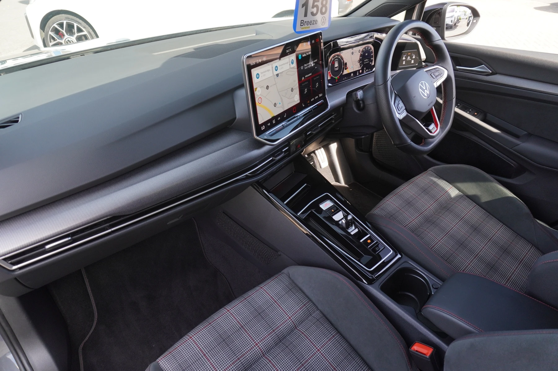 Volkswagen-Golf-image-1