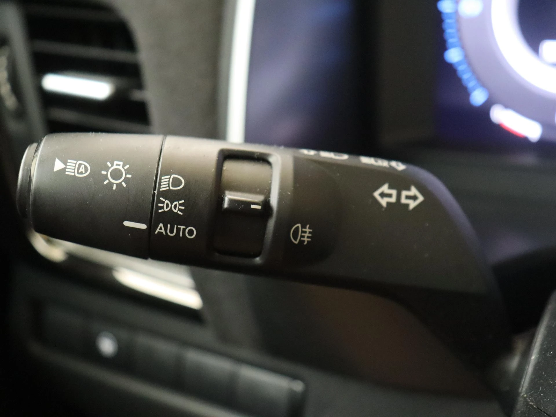 Nissan-QASHQAI-image-23