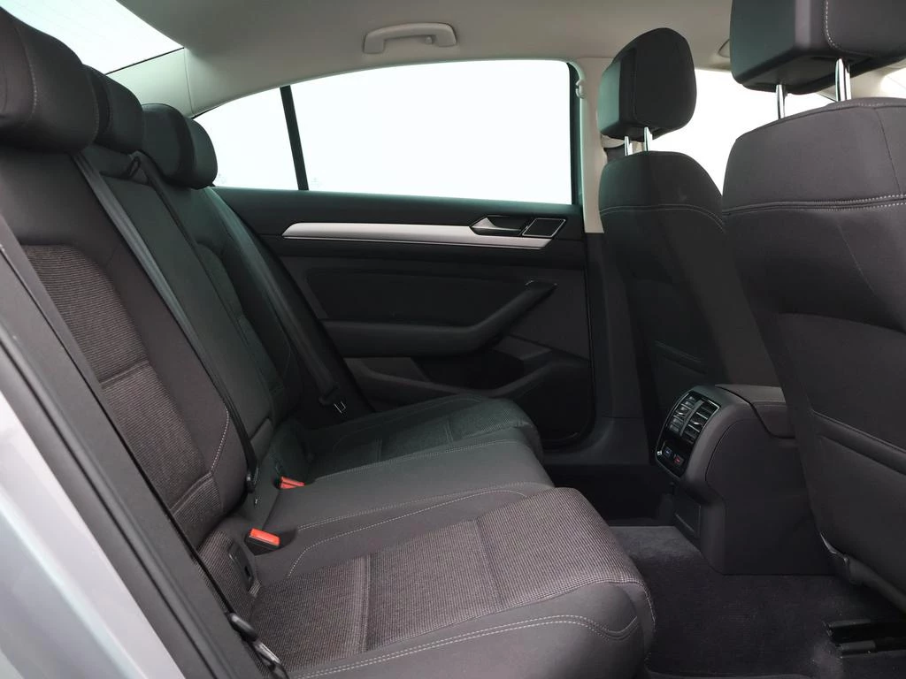 Volkswagen Passat Passat Comfortline 1.5TSI *AUTOMAAT*VIRTUAL COCKPIT*TREKHAAK*NAVI*PDC*ACC*...9