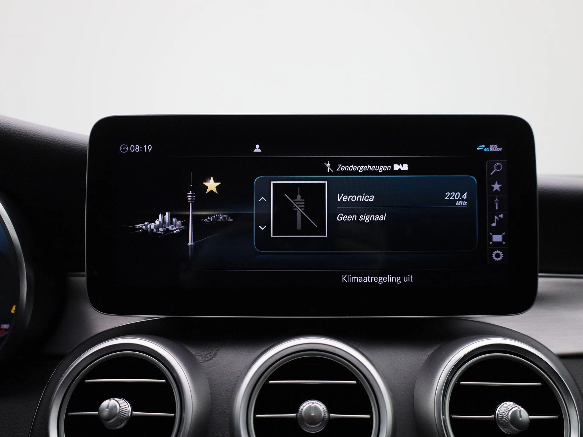 Mercedes-Benz-C-Klasse-image-22