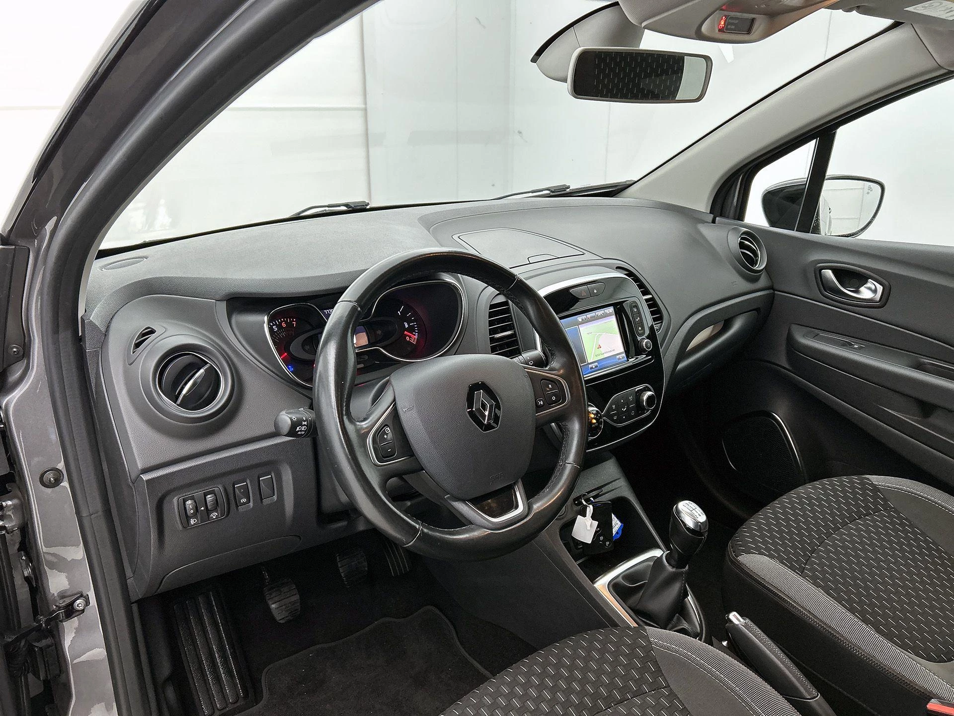 Renault-Captur-image-19