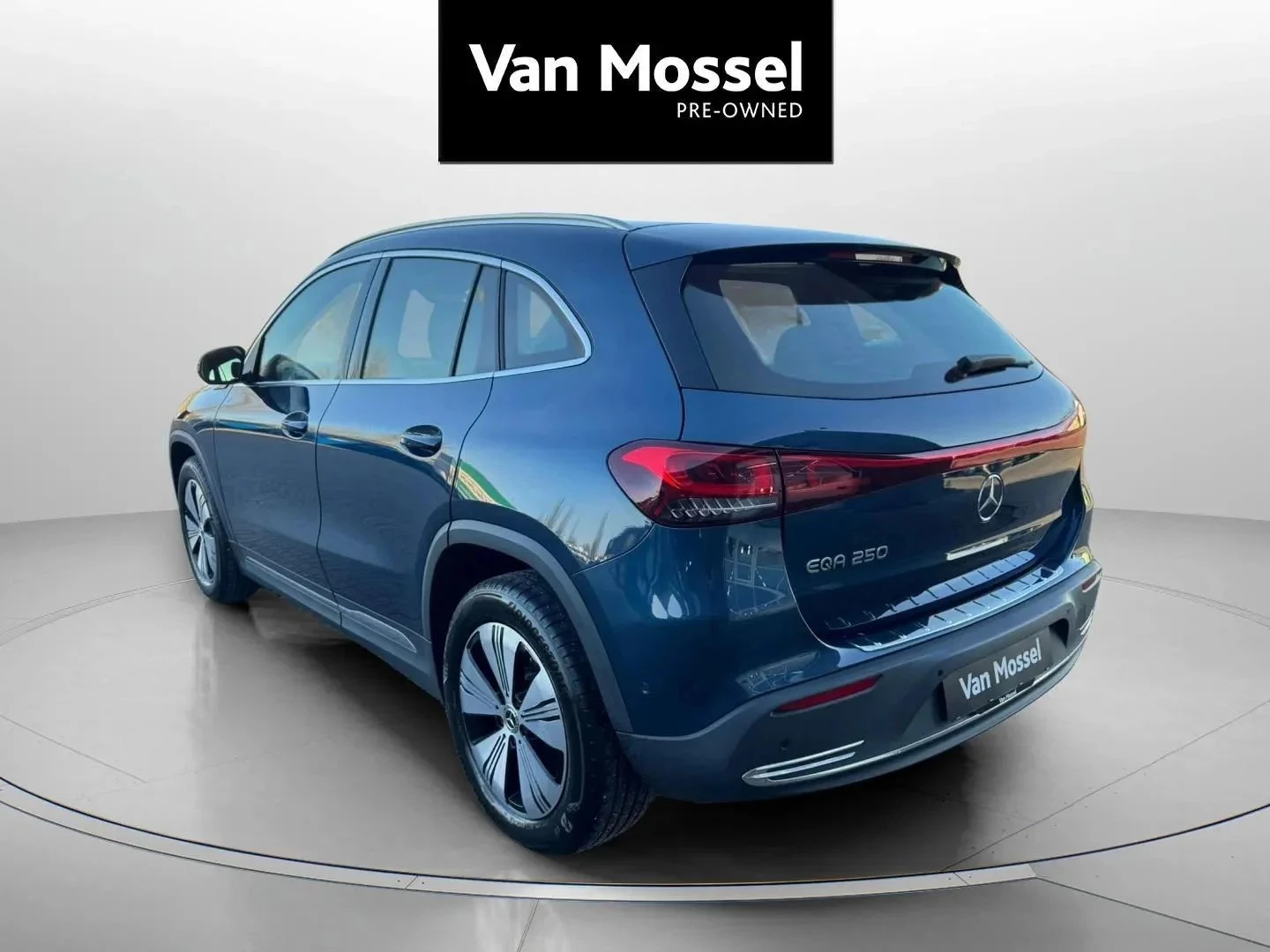 Mercedes-Benz-EQA-image-5