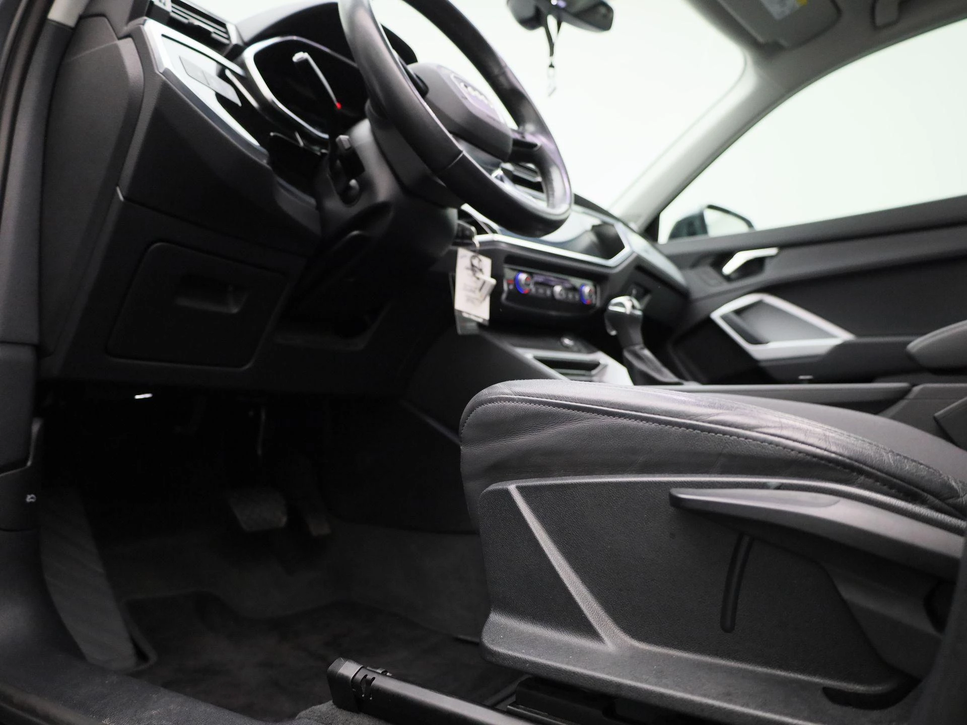 Audi-Q3-image-35