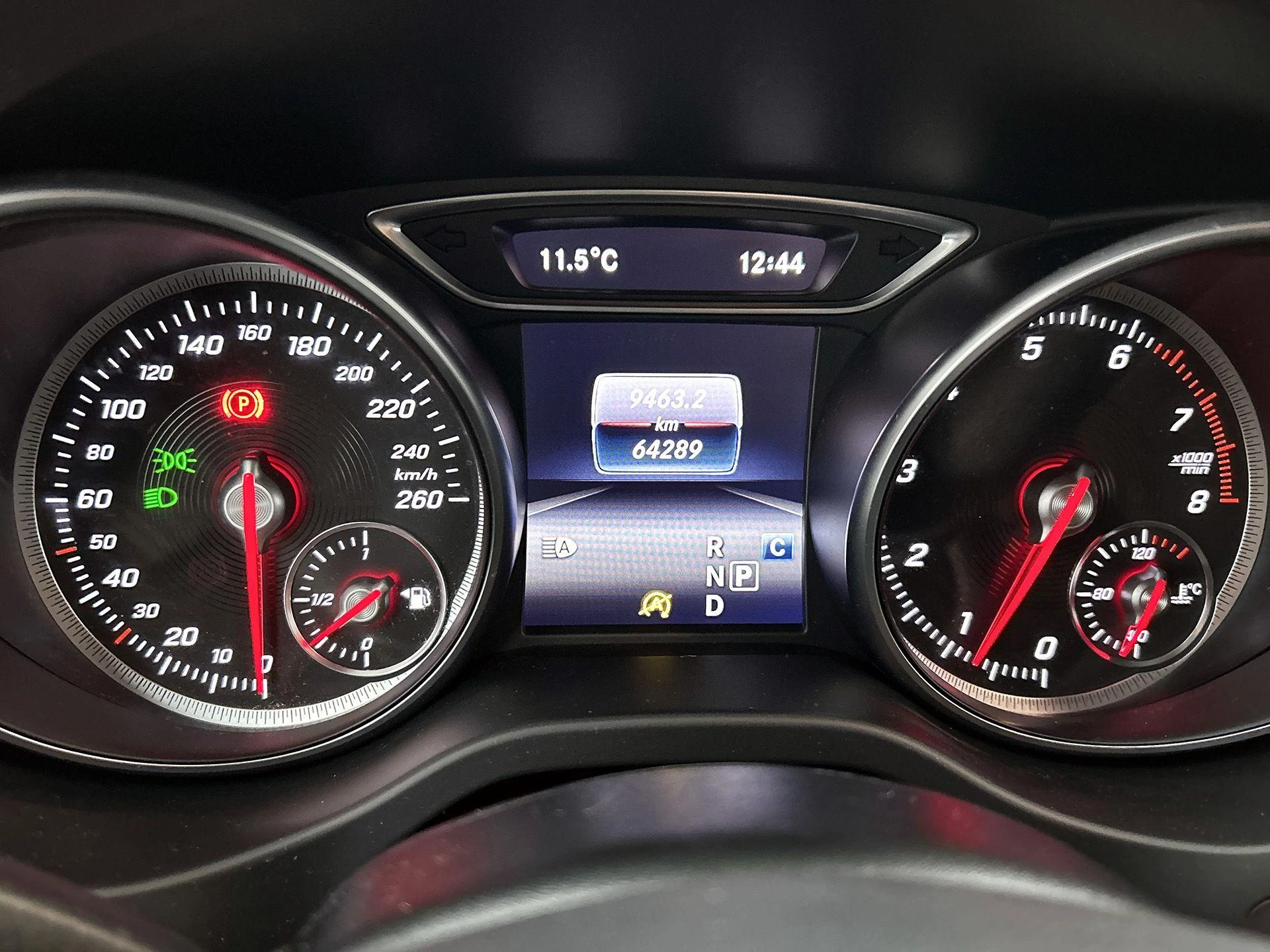 Mercedes-Benz-CLA-image-9