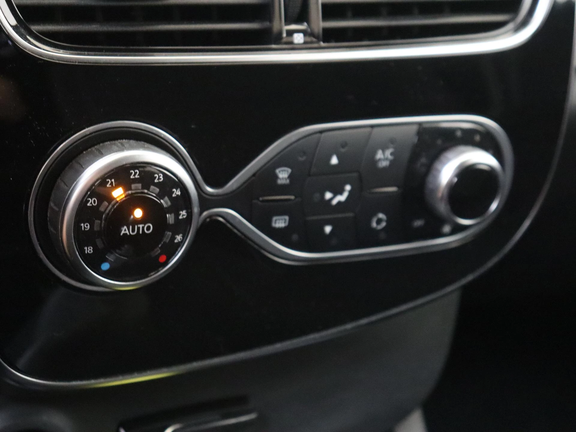 Renault-Clio-image-21