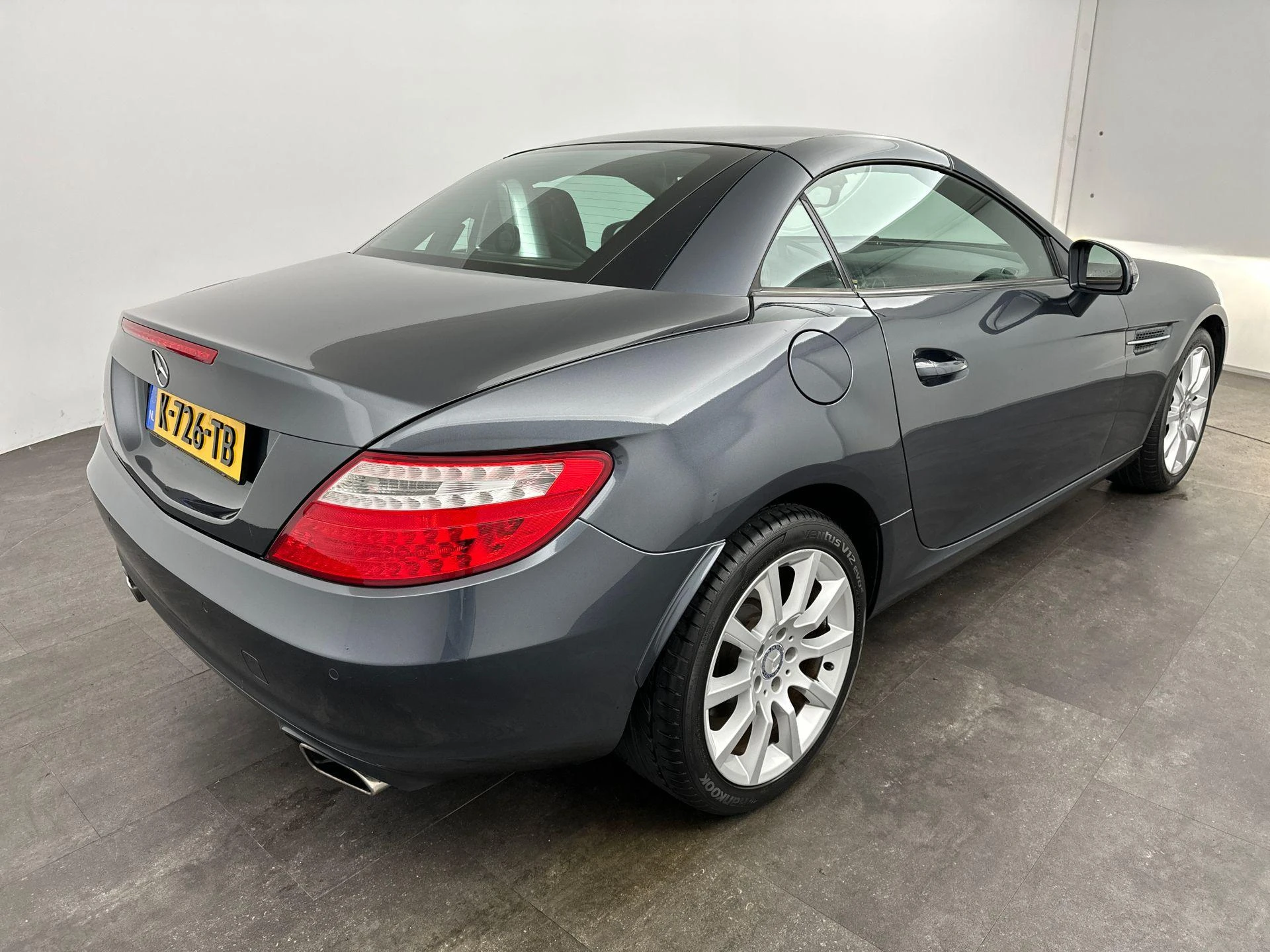 Mercedes-Benz-SLK-image-18