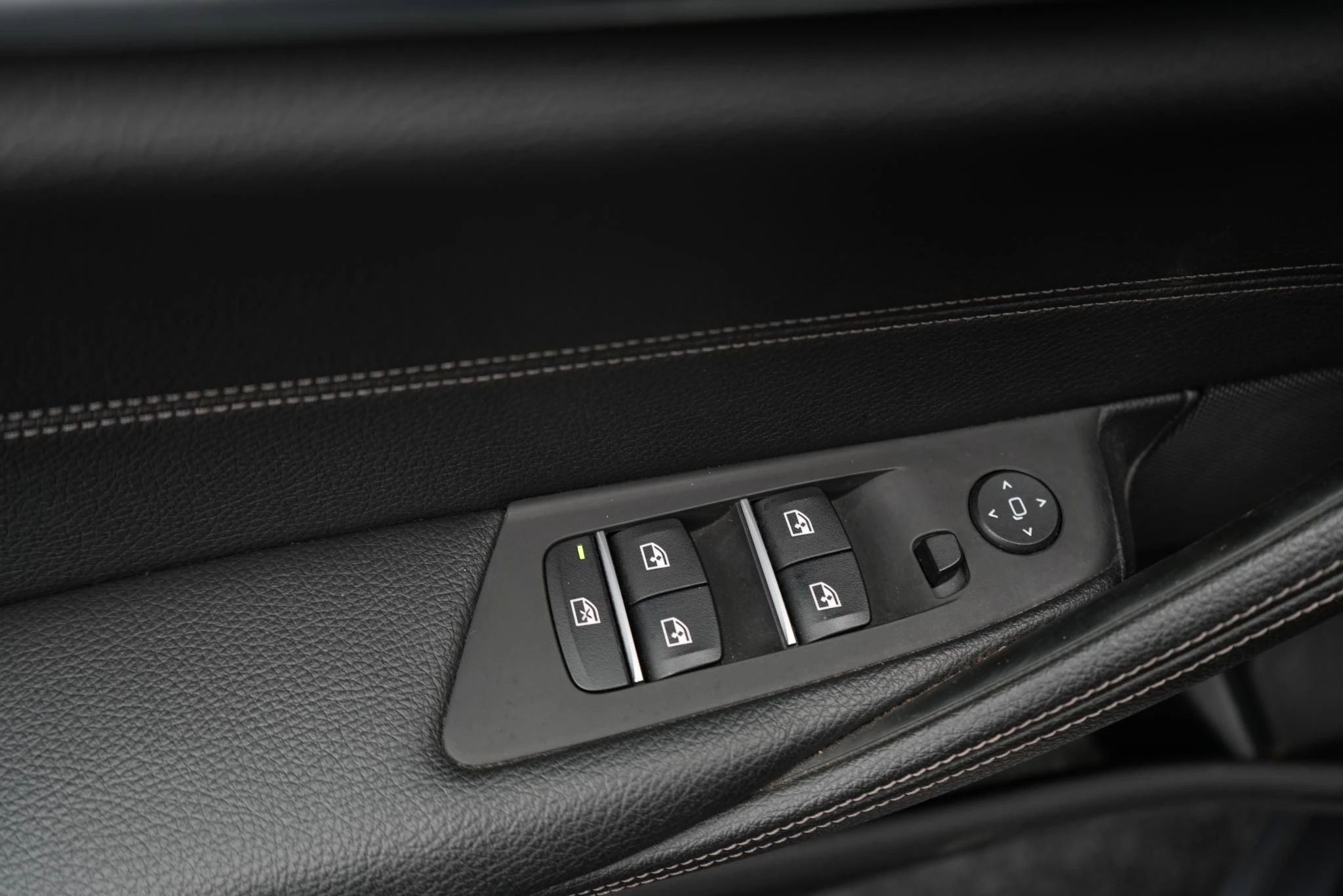 BMW-5 Serie-image-18