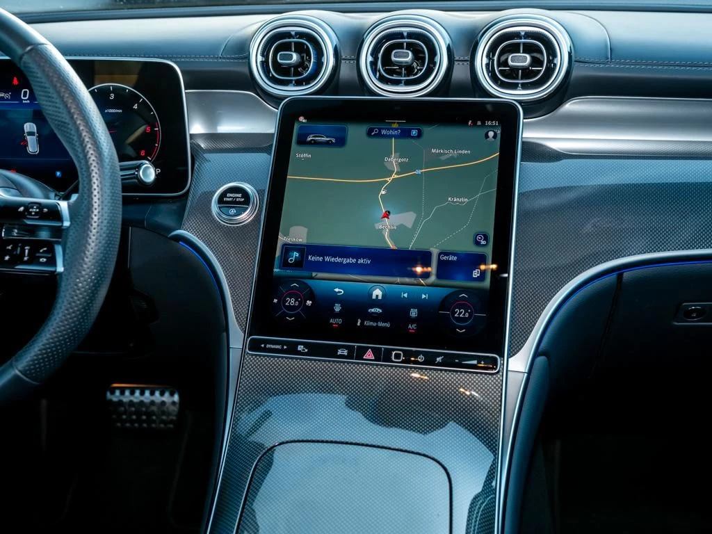 Mercedes-Benz-GLC 300 d-image-10