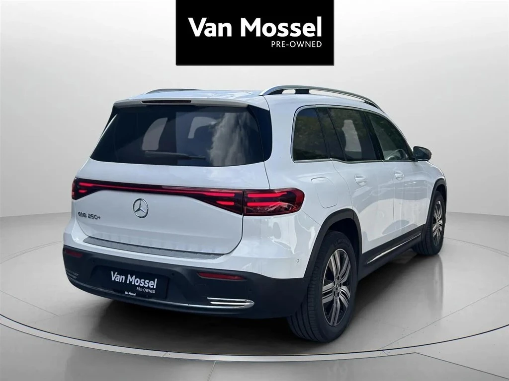 Mercedes-Benz-EQB-image-4