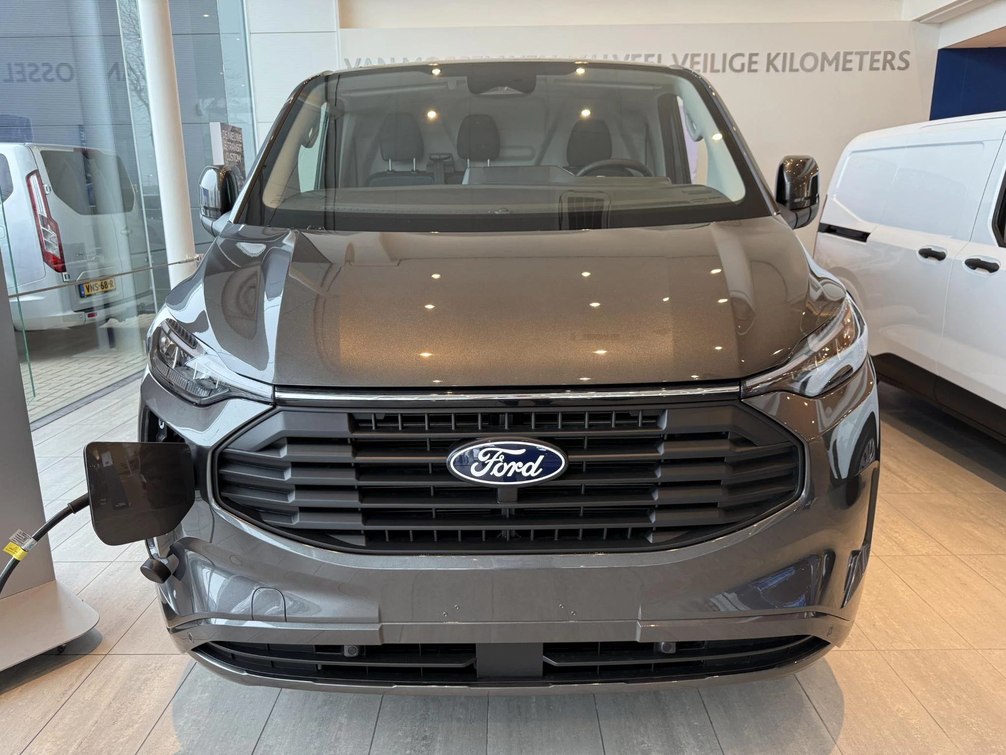 Ford-Transit Custom-image-1