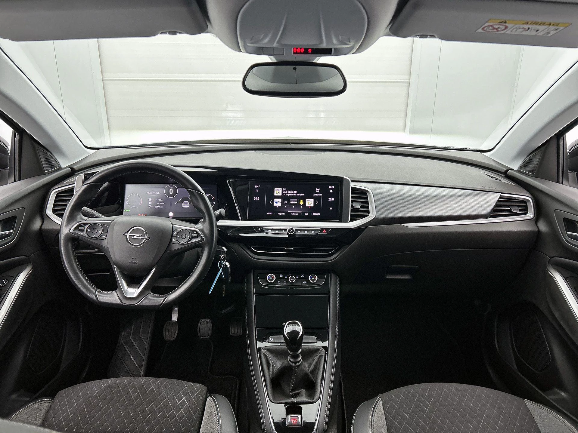 Opel-Grandland-image-20