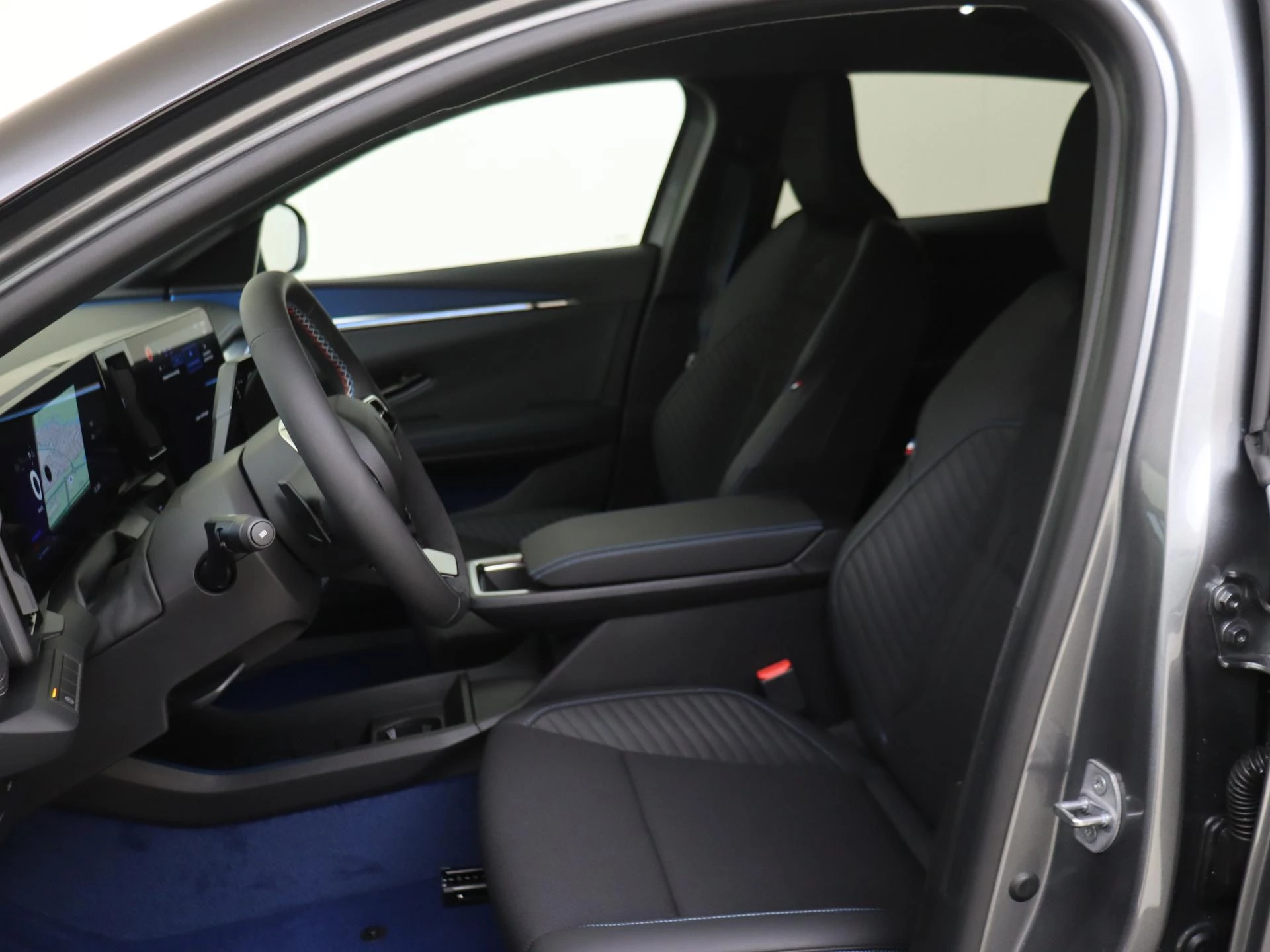 Renault-Megane E-Tech-image-10