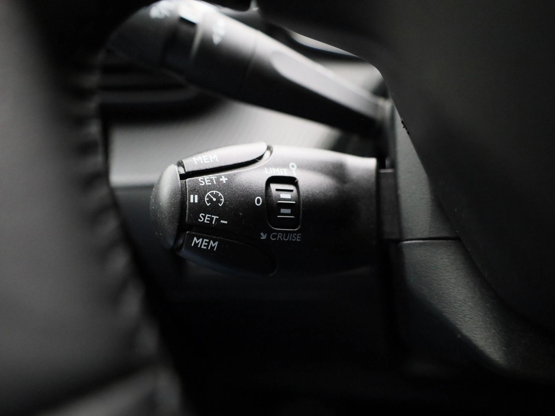 Peugeot e-208 - 22
