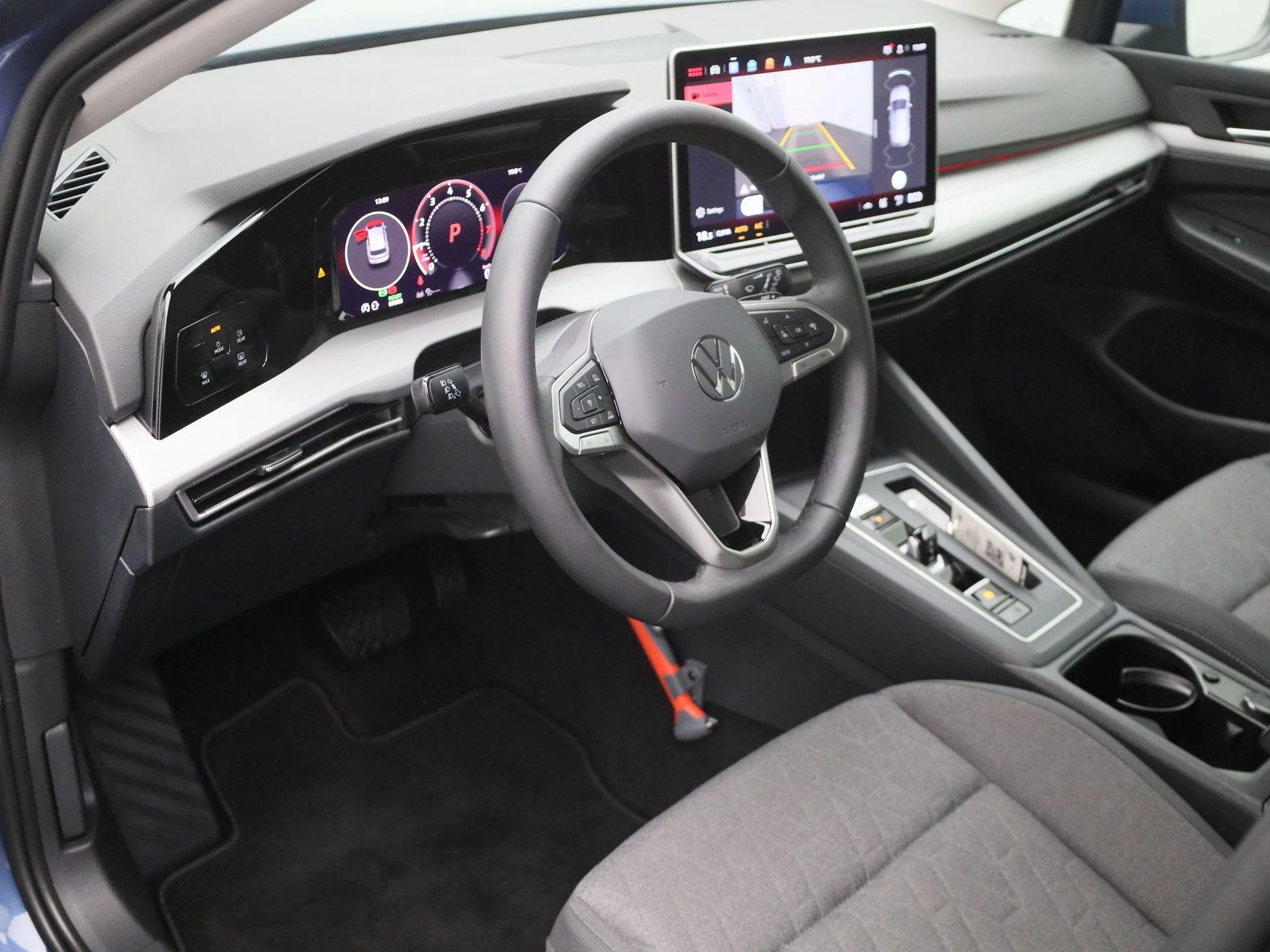 Volkswagen-Golf-image-26