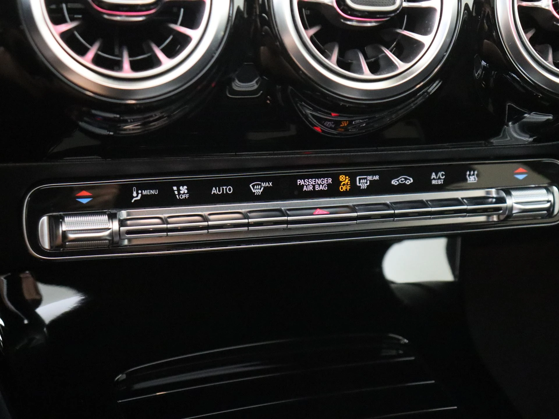 Mercedes-Benz-A-Klasse-image-19