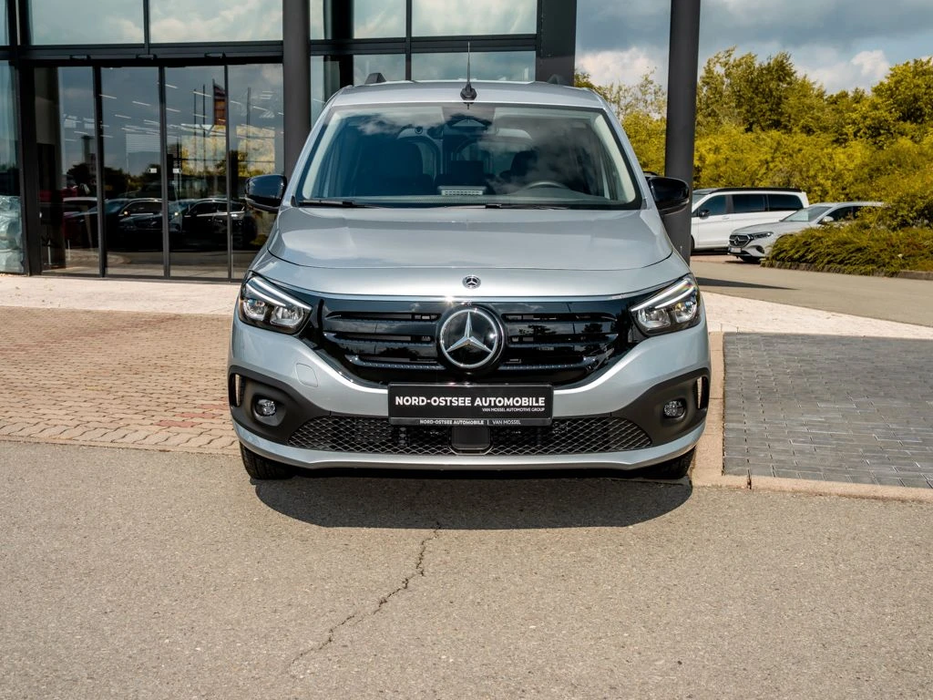 Mercedes-Benz-EQT 200-image-3
