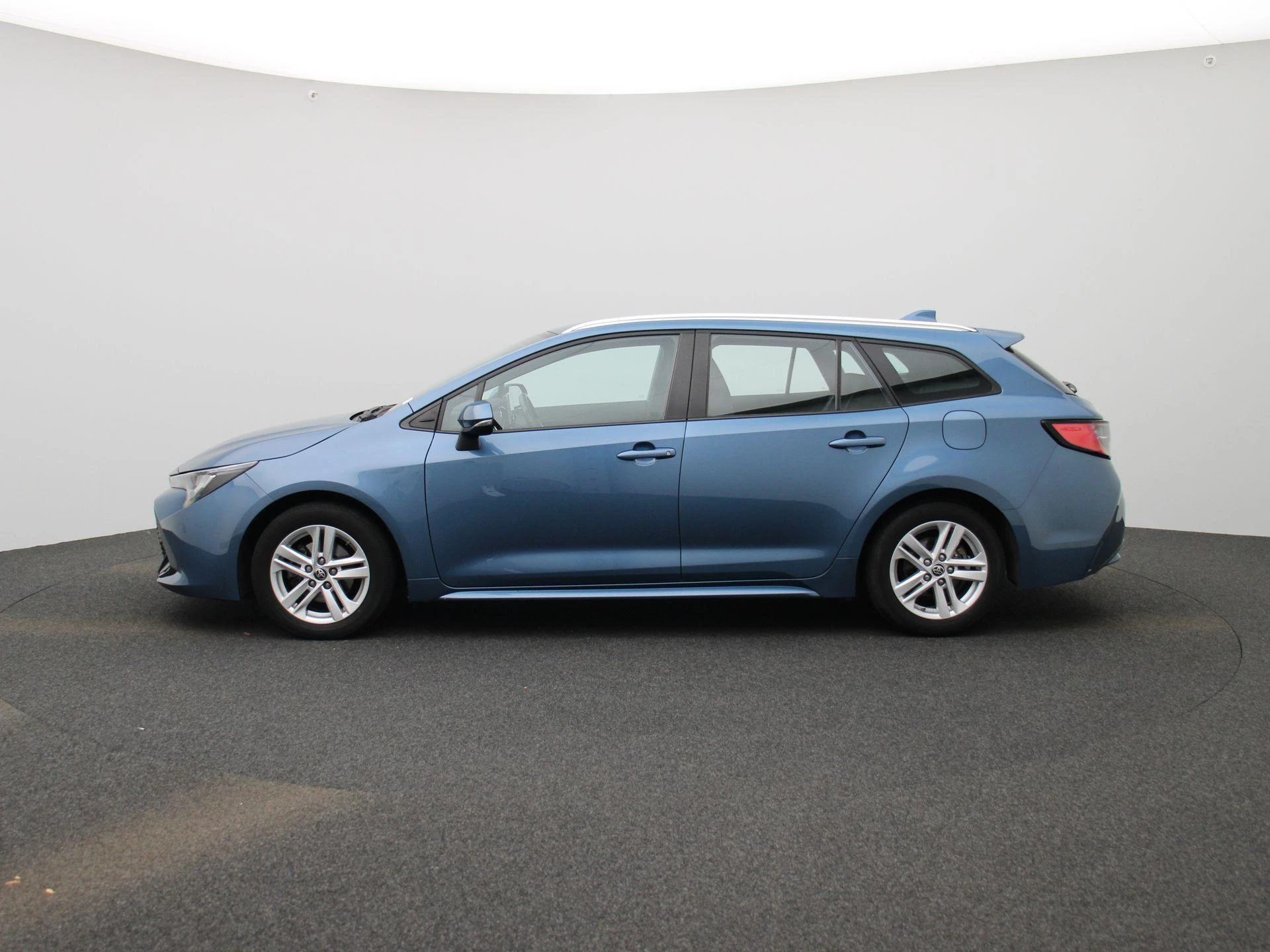 Toyota-Corolla Touring Sports-image-5