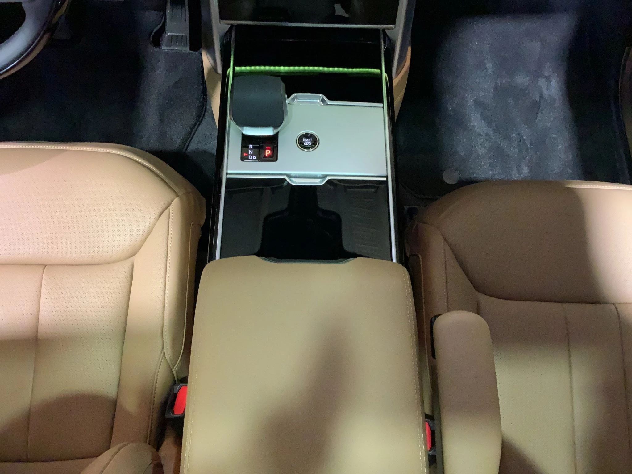 Land Rover-Range Rover-image-11