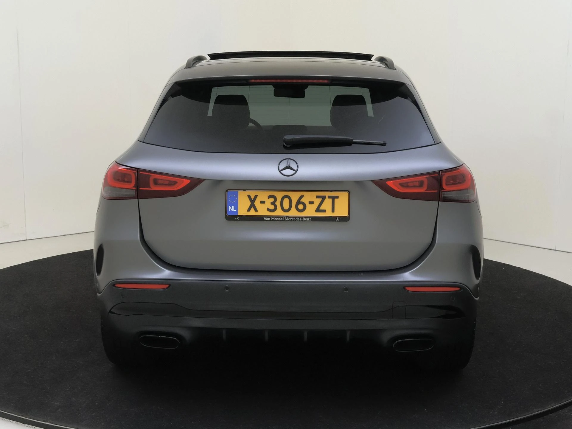 Mercedes-Benz-GLA-image-7