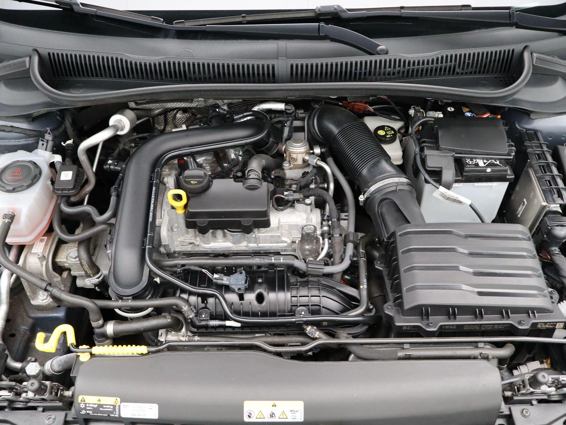 Volkswagen-Polo-image-33