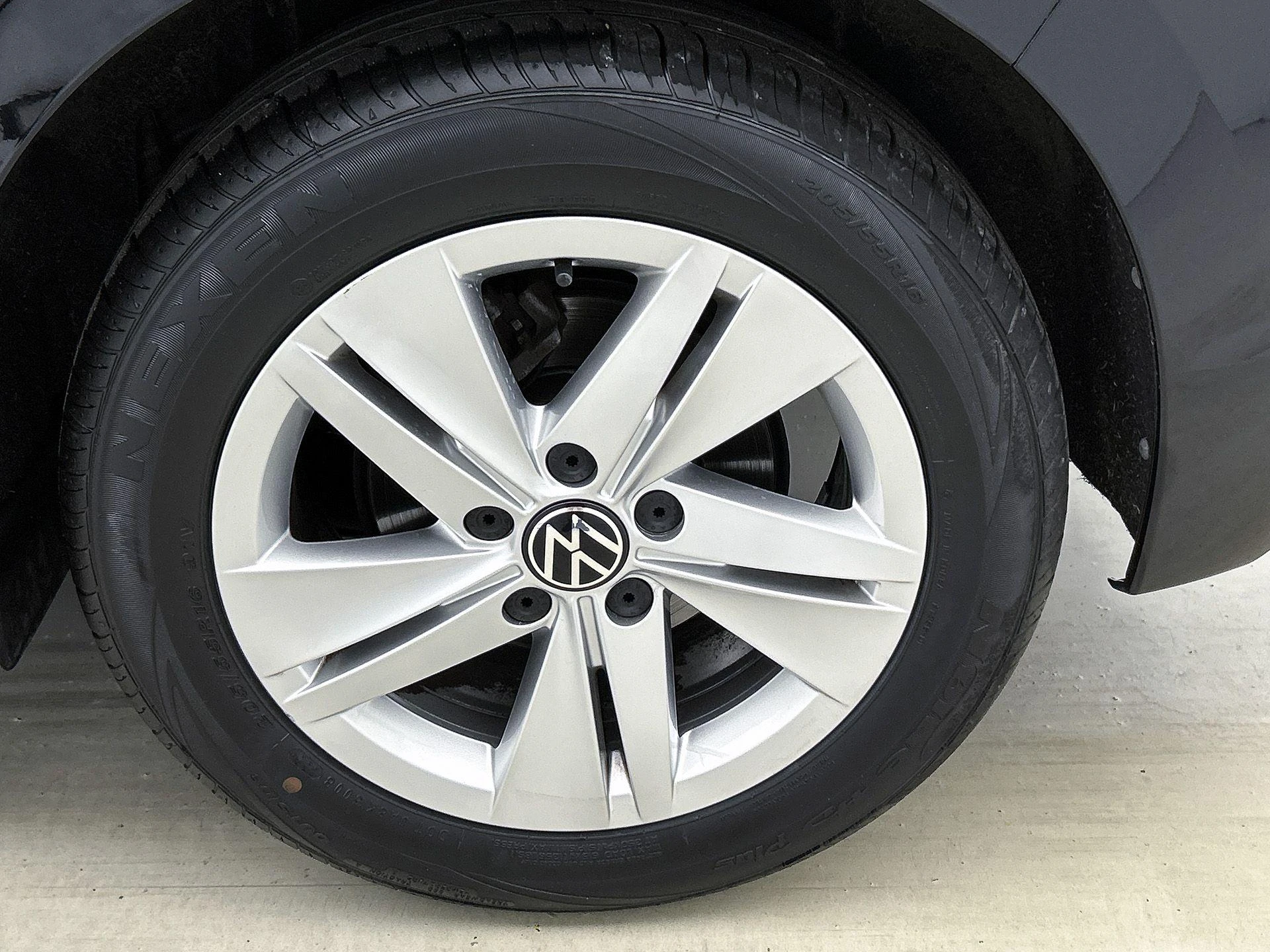 Volkswagen-Golf-image-36