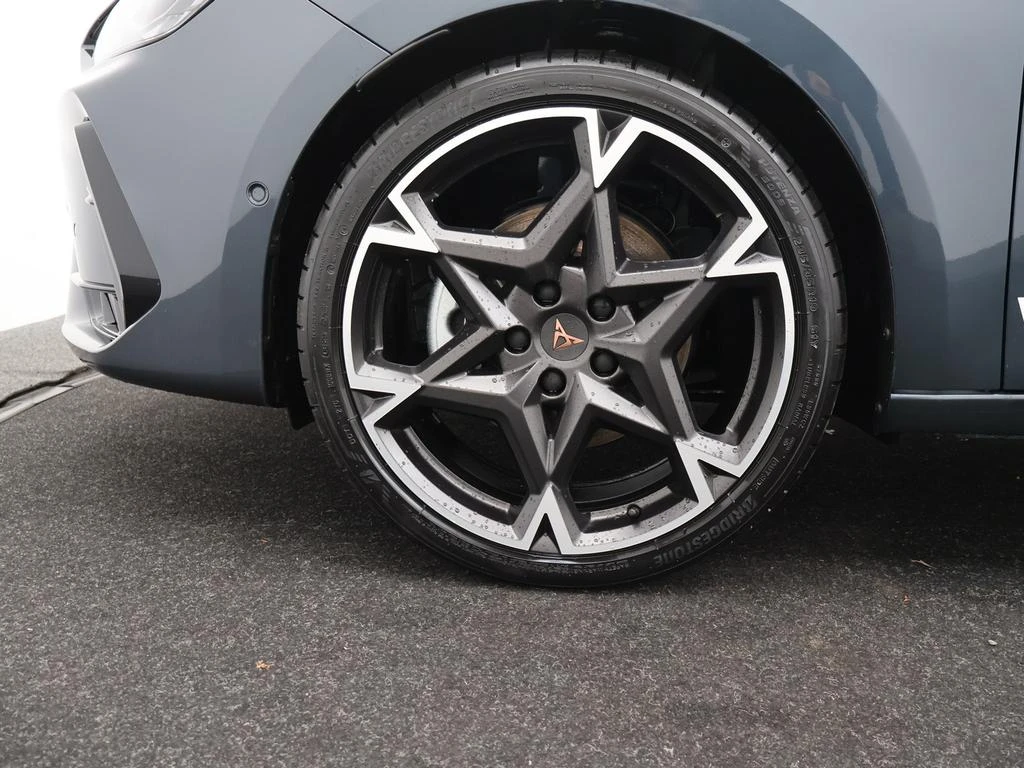 CUPRA-Leon-image-21