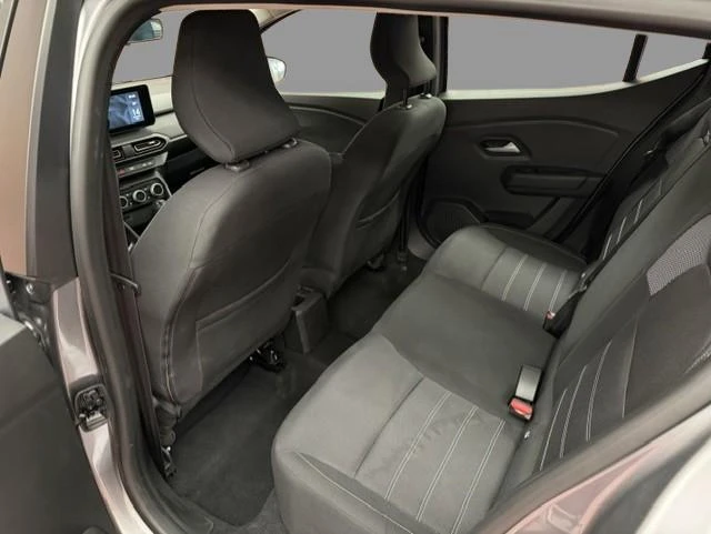 Dacia-Sandero Stepway-image-8