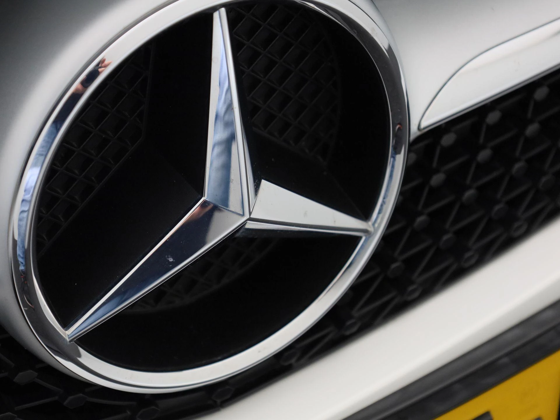 Mercedes-Benz-CLA-image-34