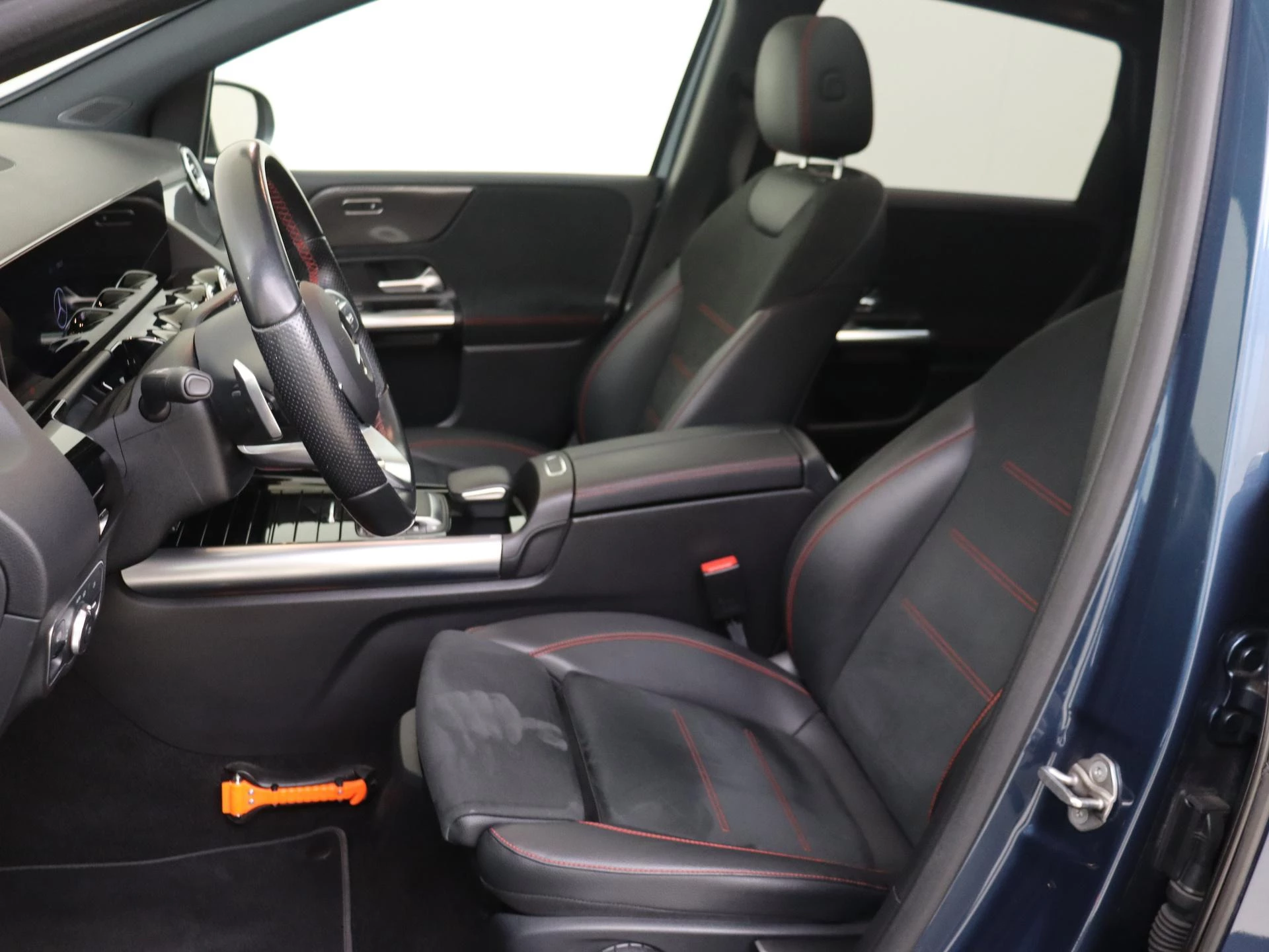 Mercedes-Benz-B-Klasse-image-10