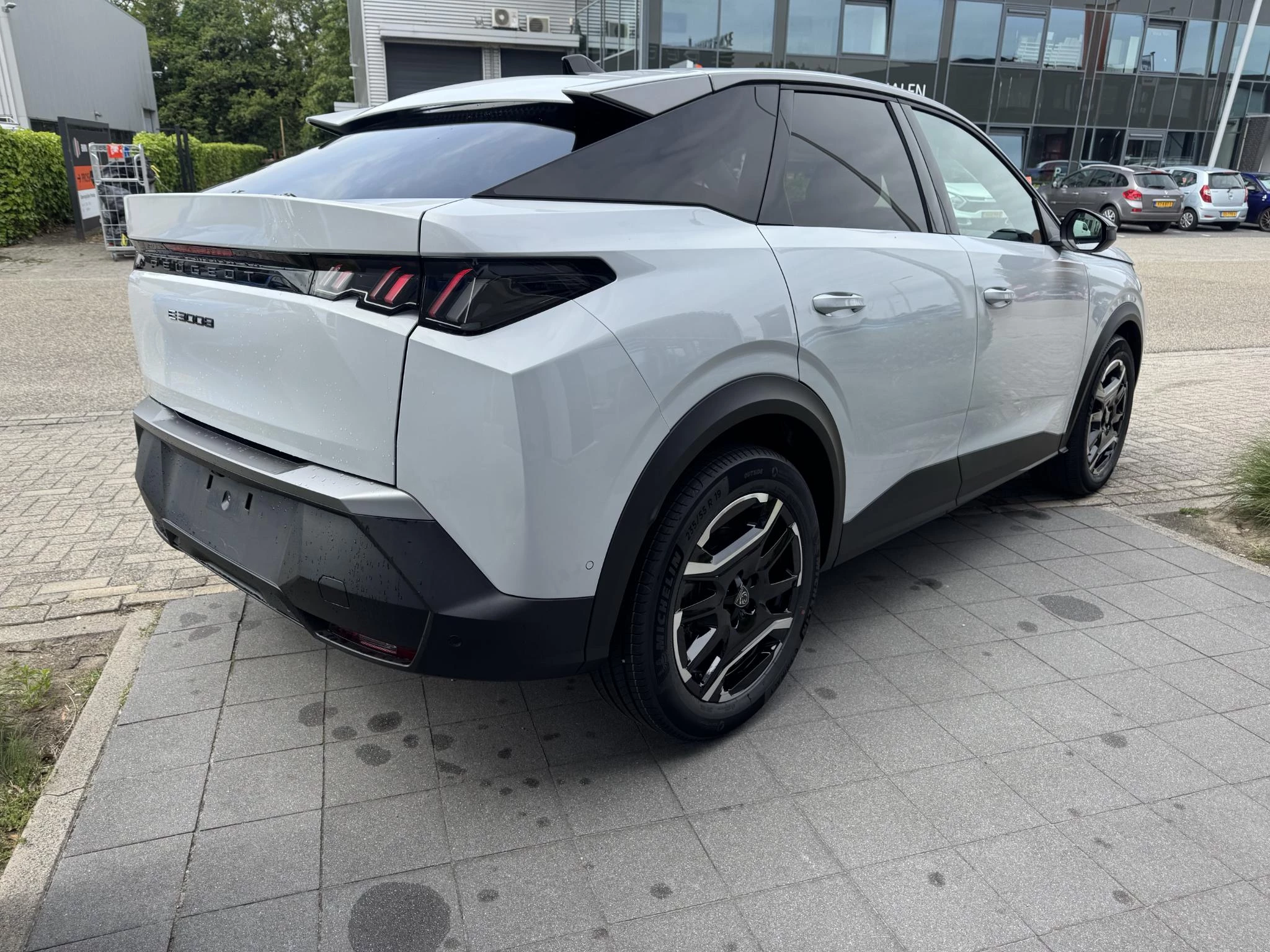 Peugeot e-3008 Allure Avantage 210 73 kWh
