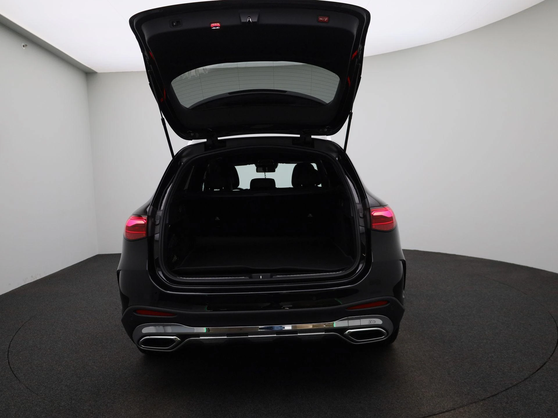 Mercedes-Benz-GLC-image-10