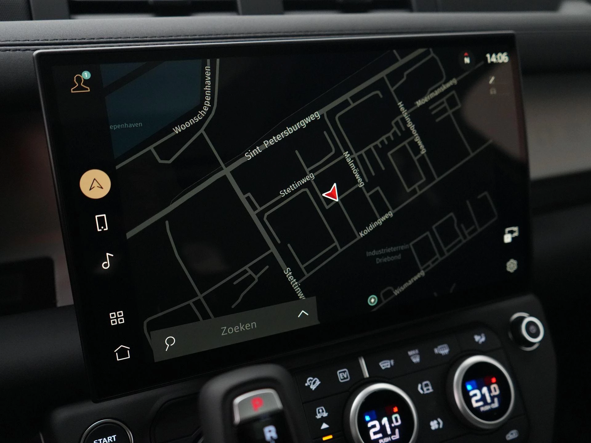 Land Rover-Defender-image-24