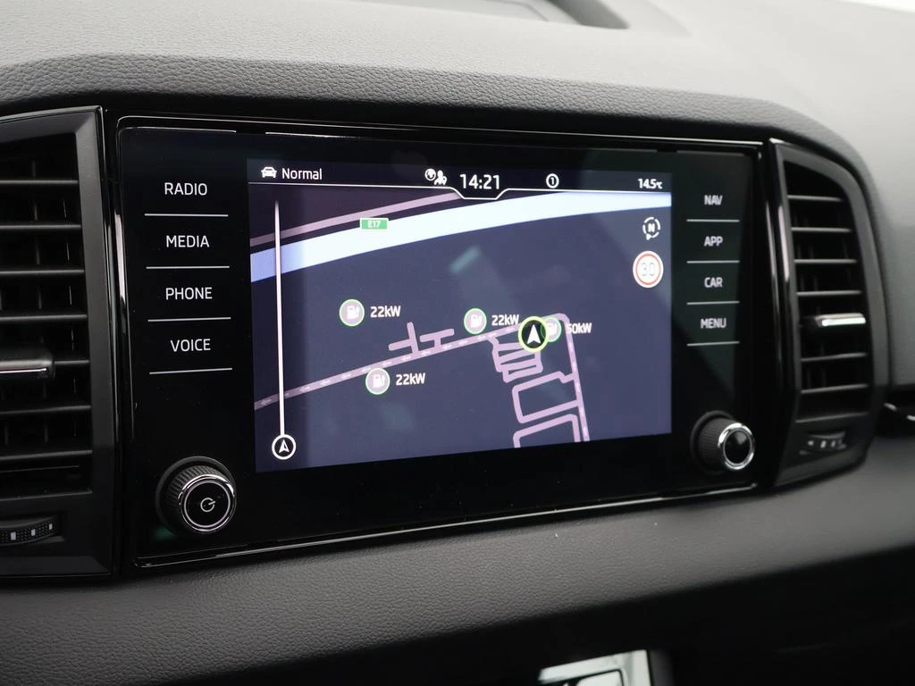 Škoda Karoq Karoq Sportline 1.5TSI AUTOMAAT*PANODAK*VIRTUAL COCKPIT*SPORTZETELS*ACC*PDC ACHTER*...*