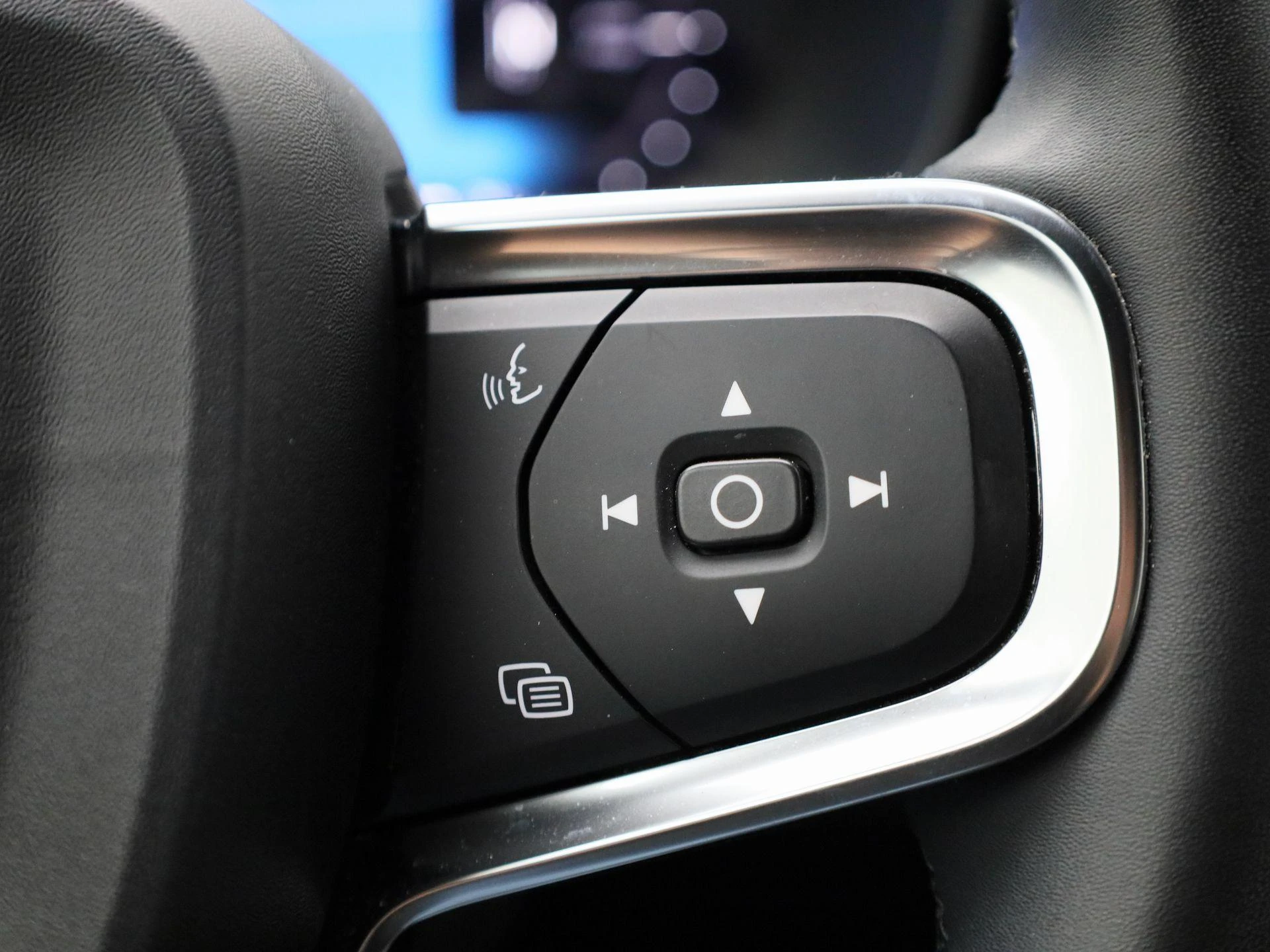 Volvo-XC40-image-25