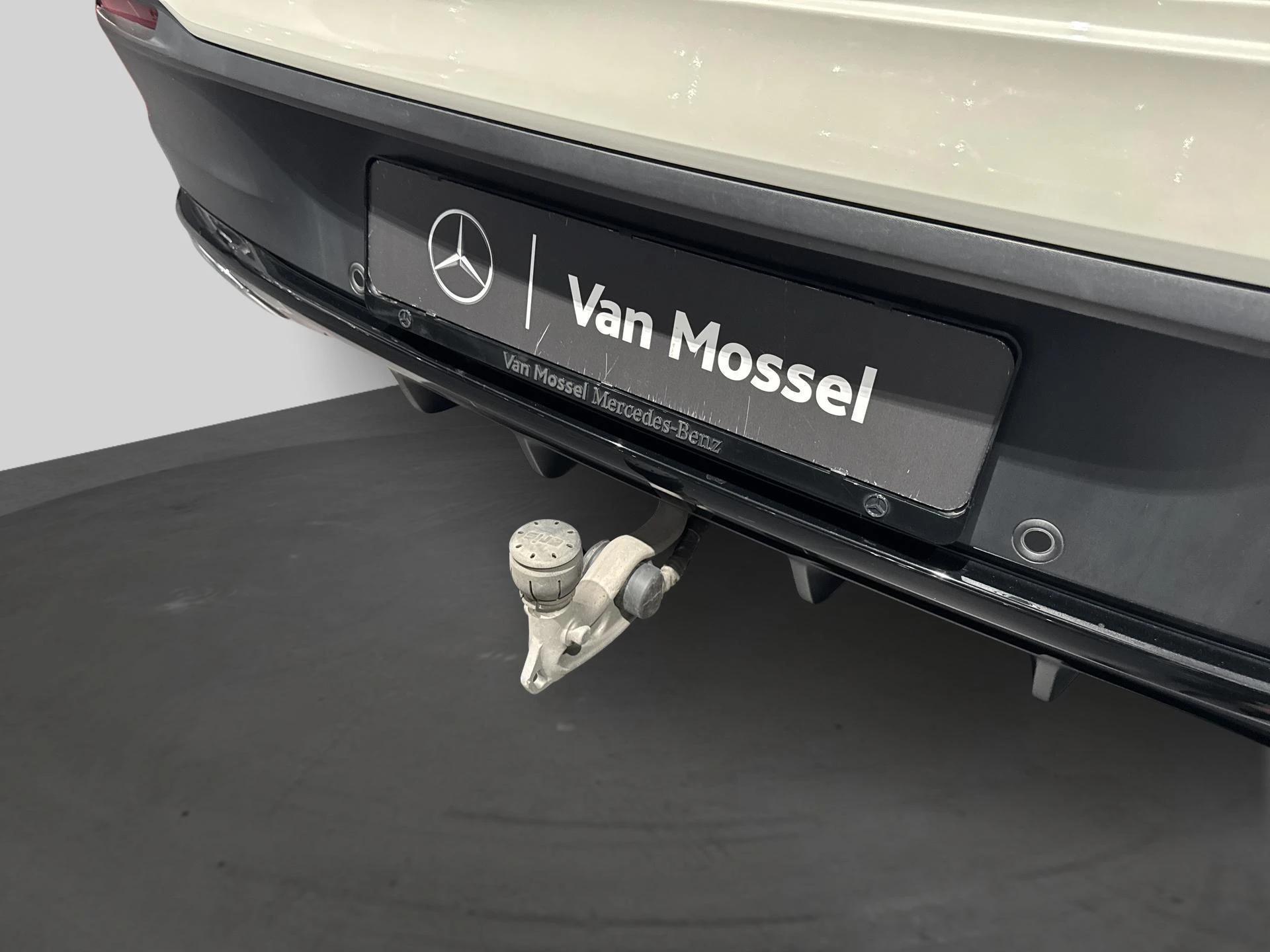 Mercedes-Benz-GLE-image-18
