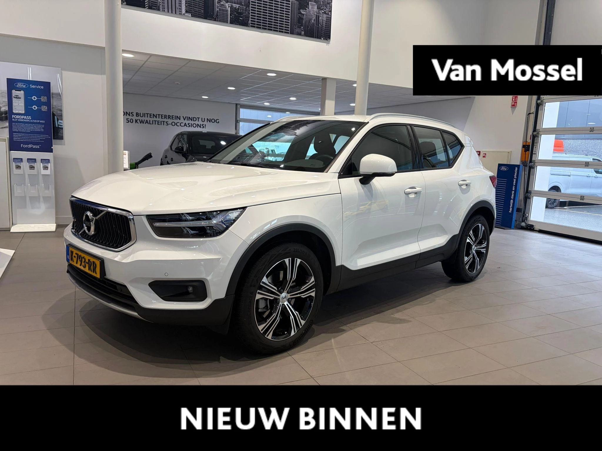 Volvo-XC40-image-0