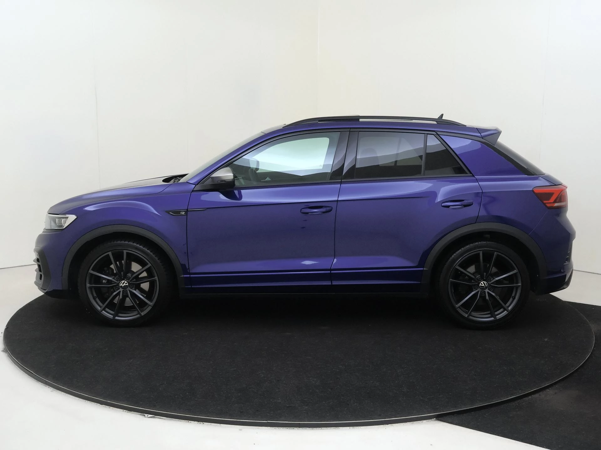 Volkswagen-T-Roc-image-7