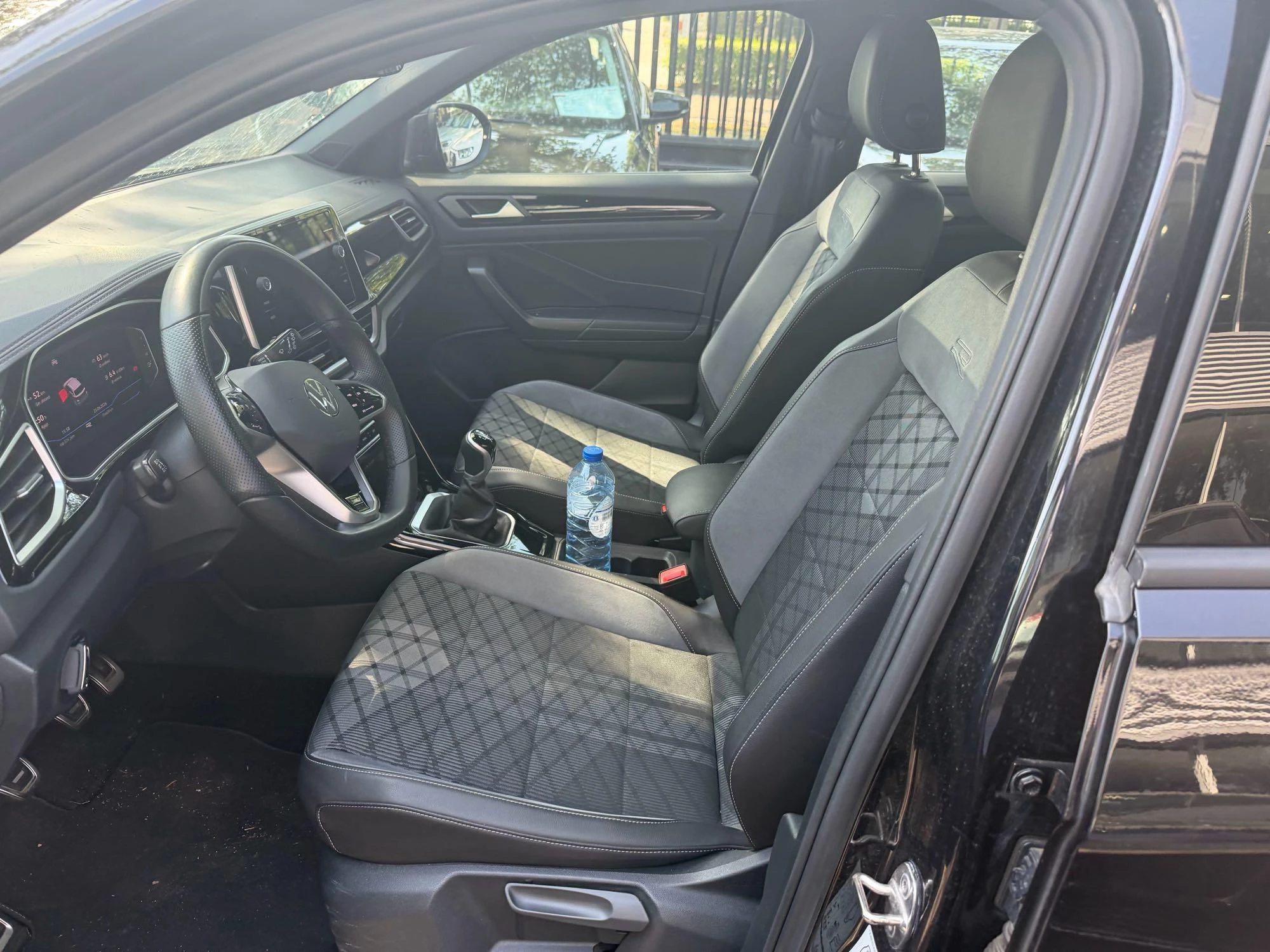Volkswagen T-Roc 1.0 TSI R-Line | 110 PK |