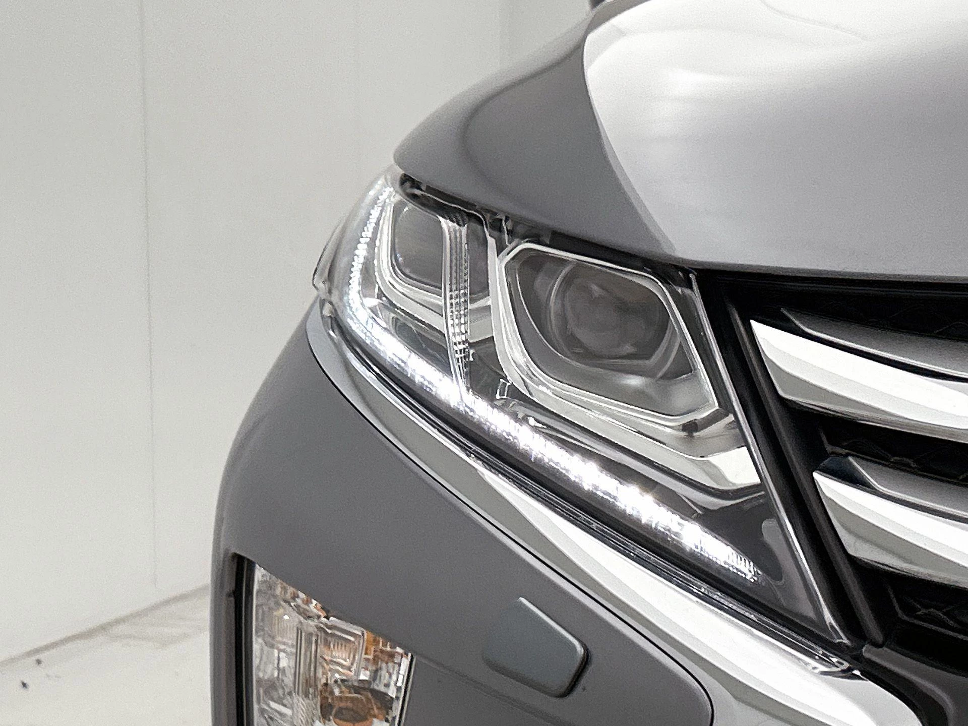 Mitsubishi-Eclipse Cross-image-21
