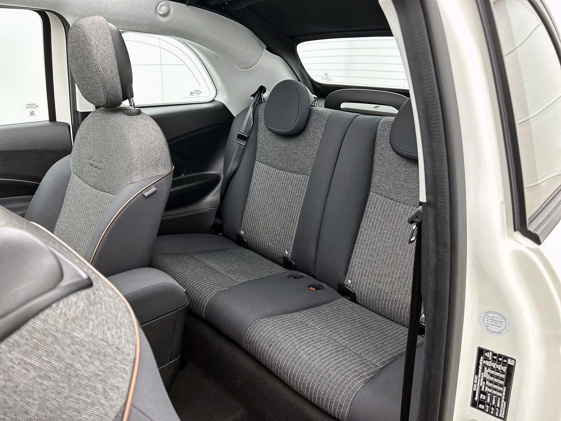 Fiat-500e-image-25