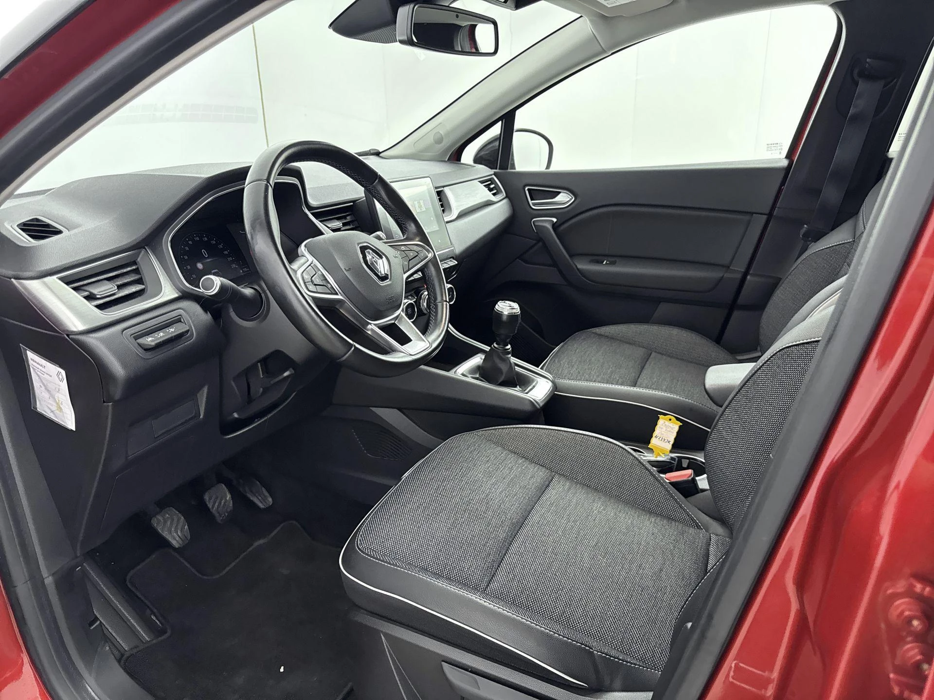 Renault-Captur-image-16