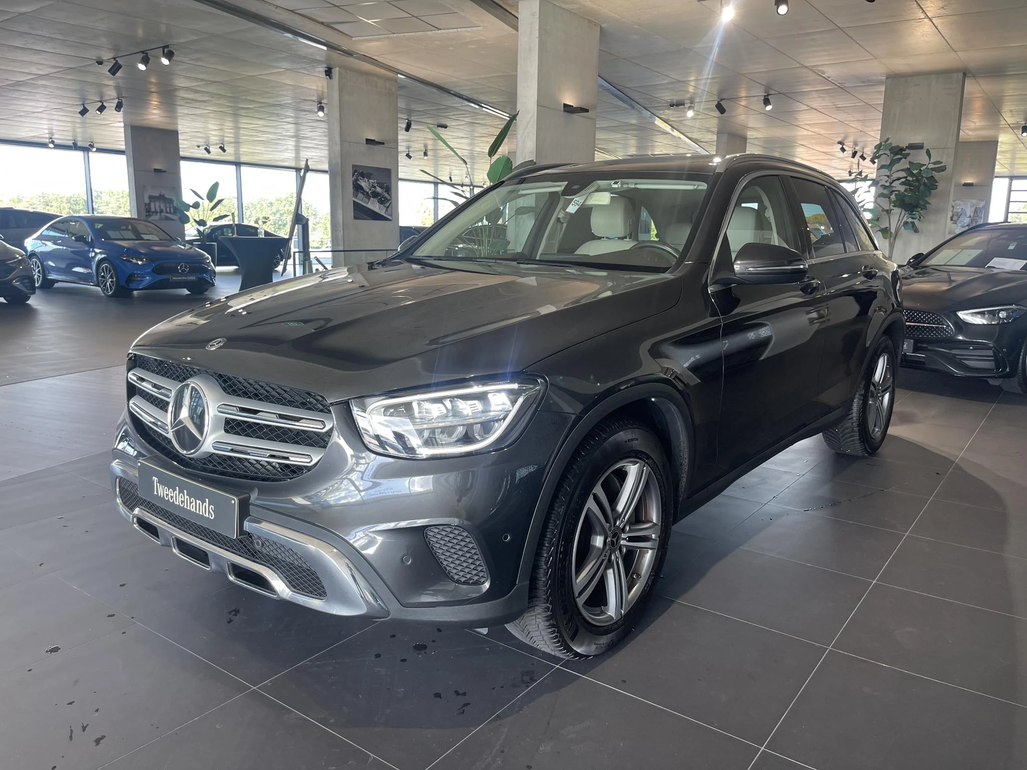 Mercedes-Benz-GLC-image-2