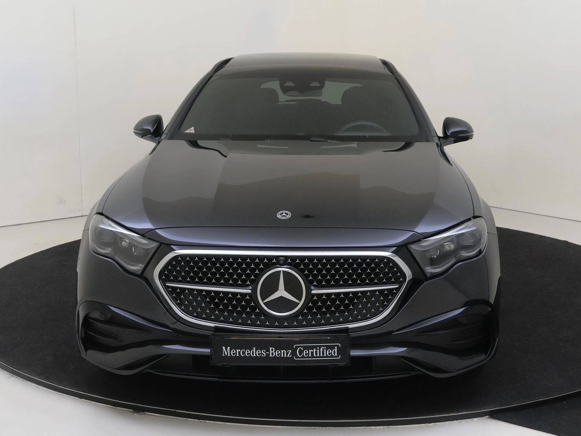 Mercedes-Benz-E-Klasse-image-5
