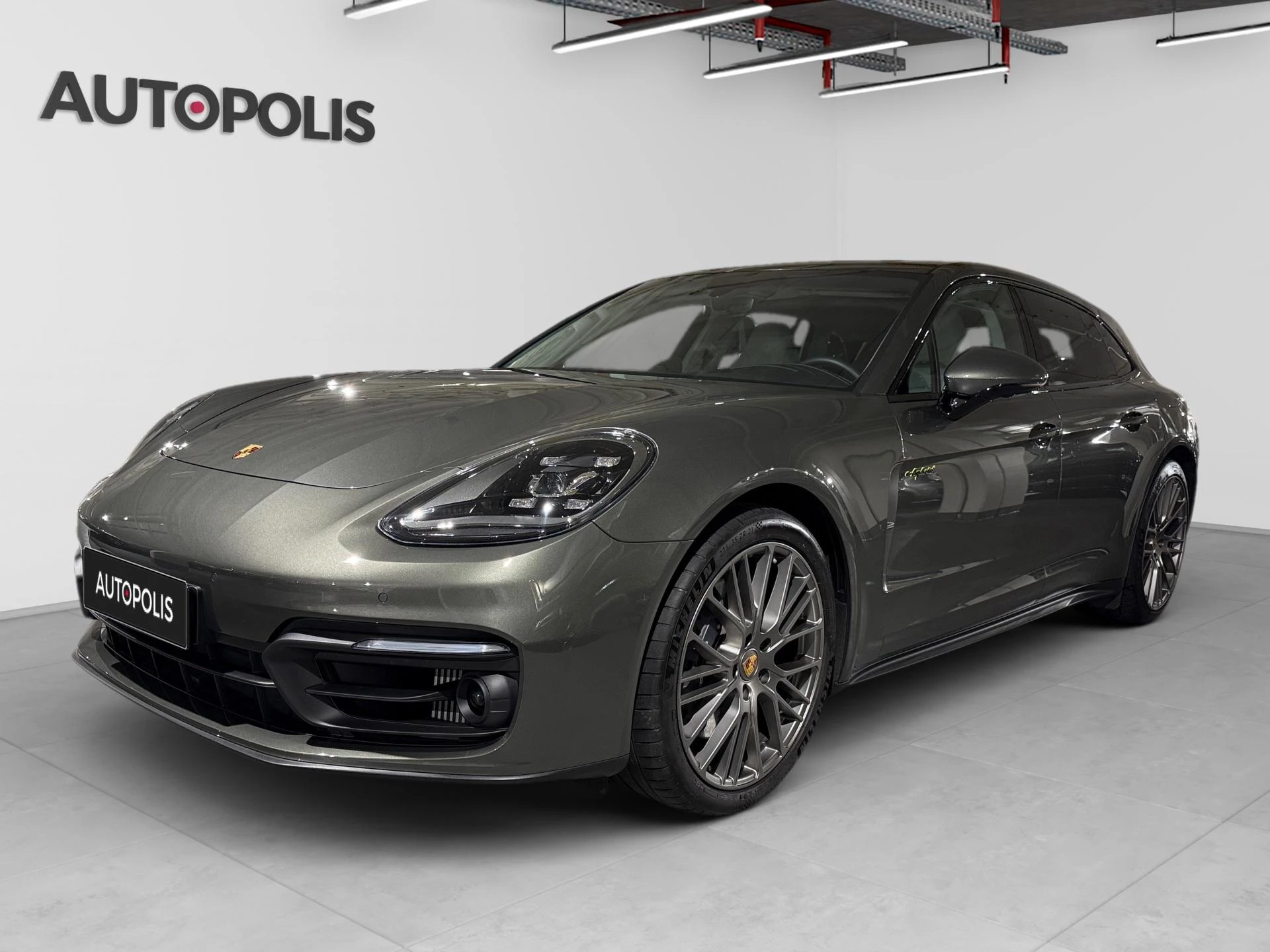 Porsche-Panamera-image-0