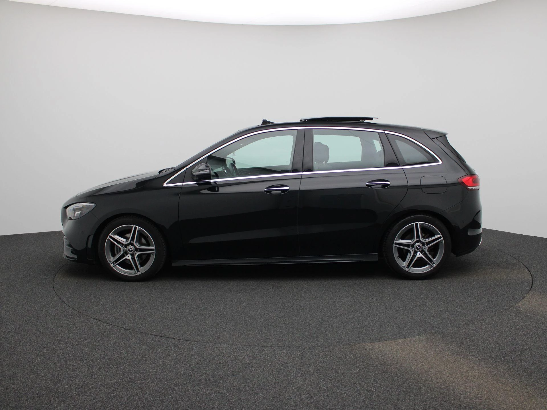 Mercedes-Benz-B-Klasse-image-3