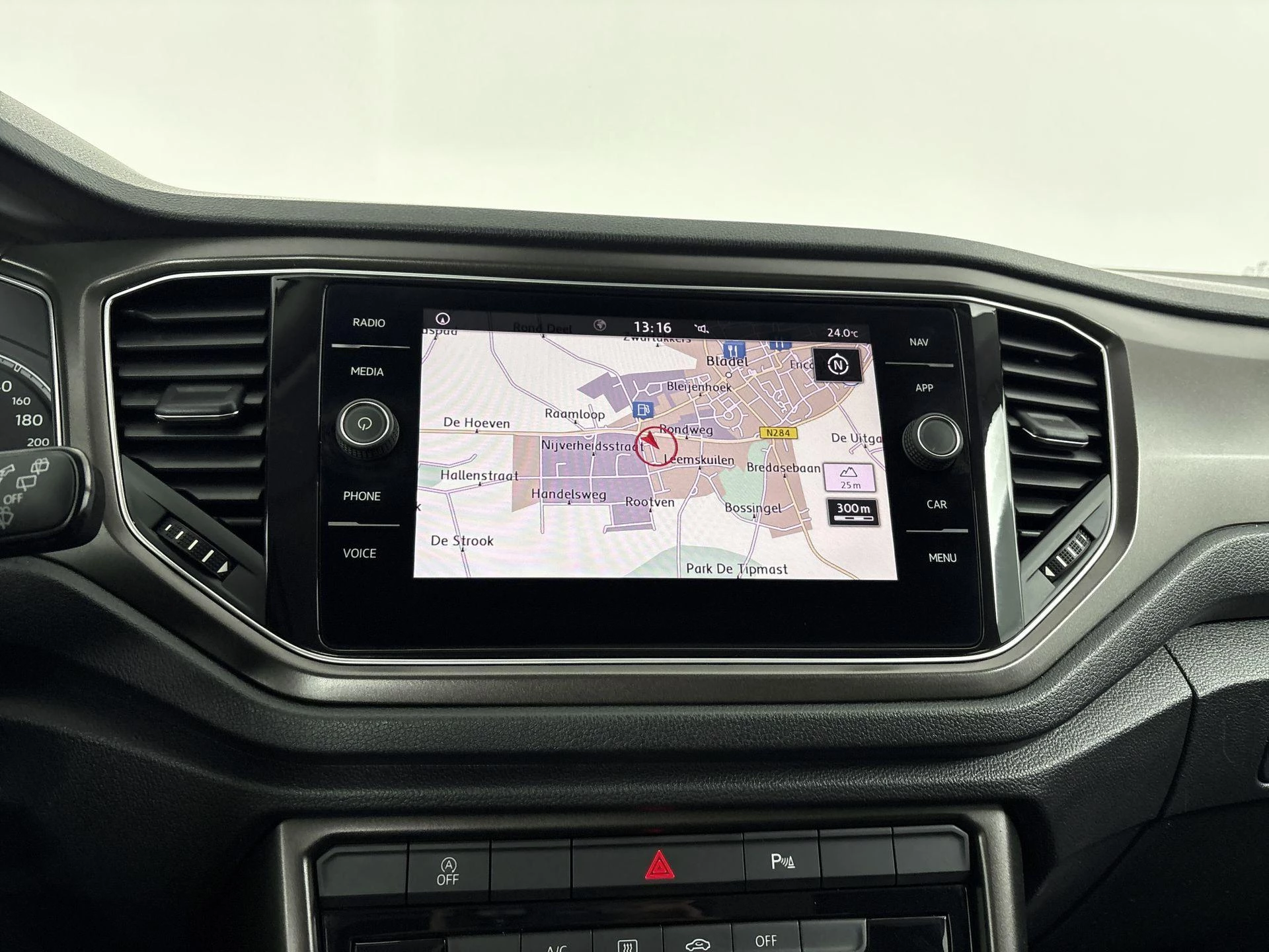 Volkswagen-T-Roc-image-15