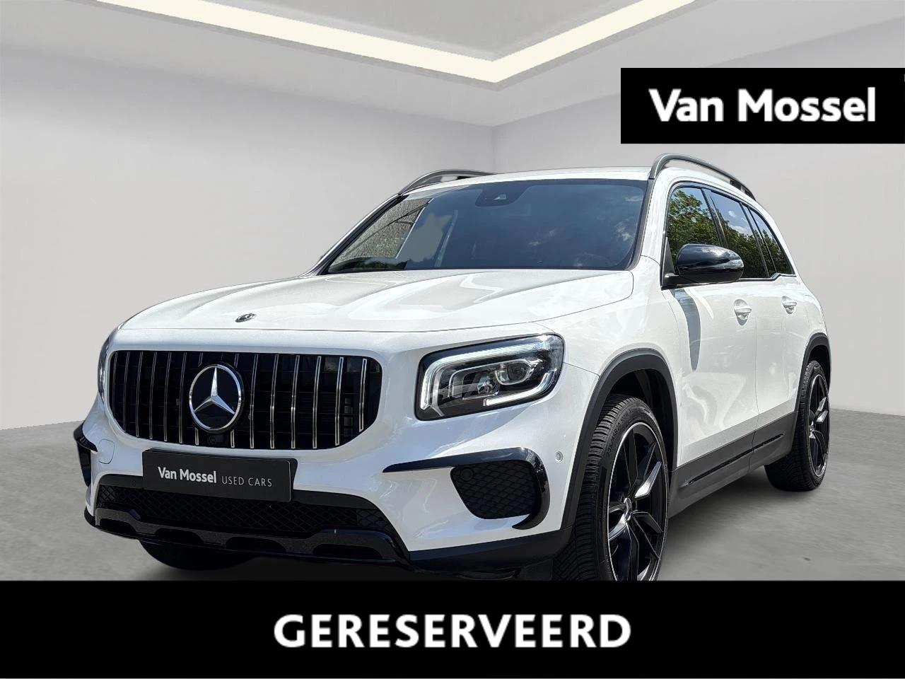 Mercedes-Benz-GLB-image-0