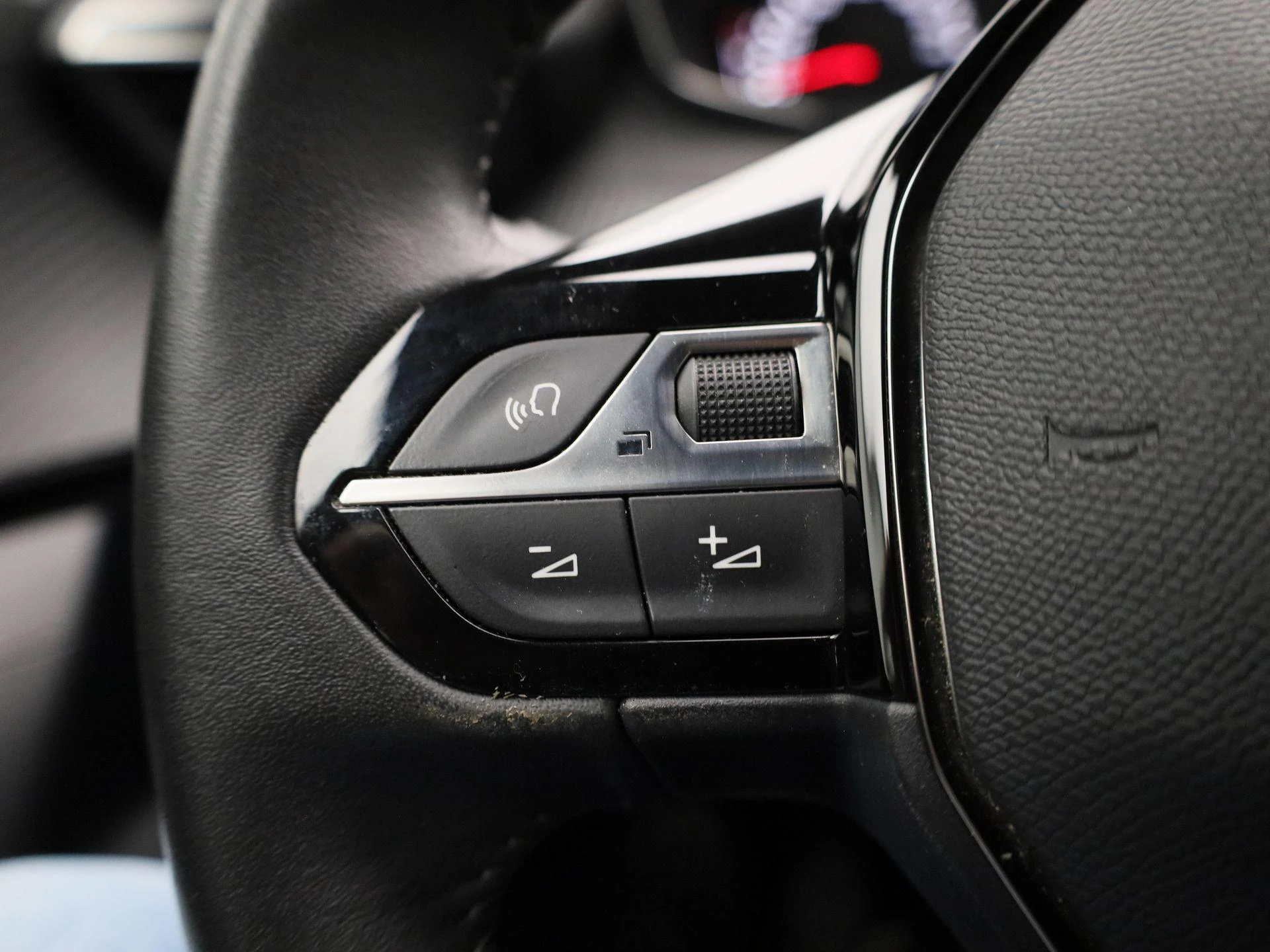 Peugeot-2008-image-16