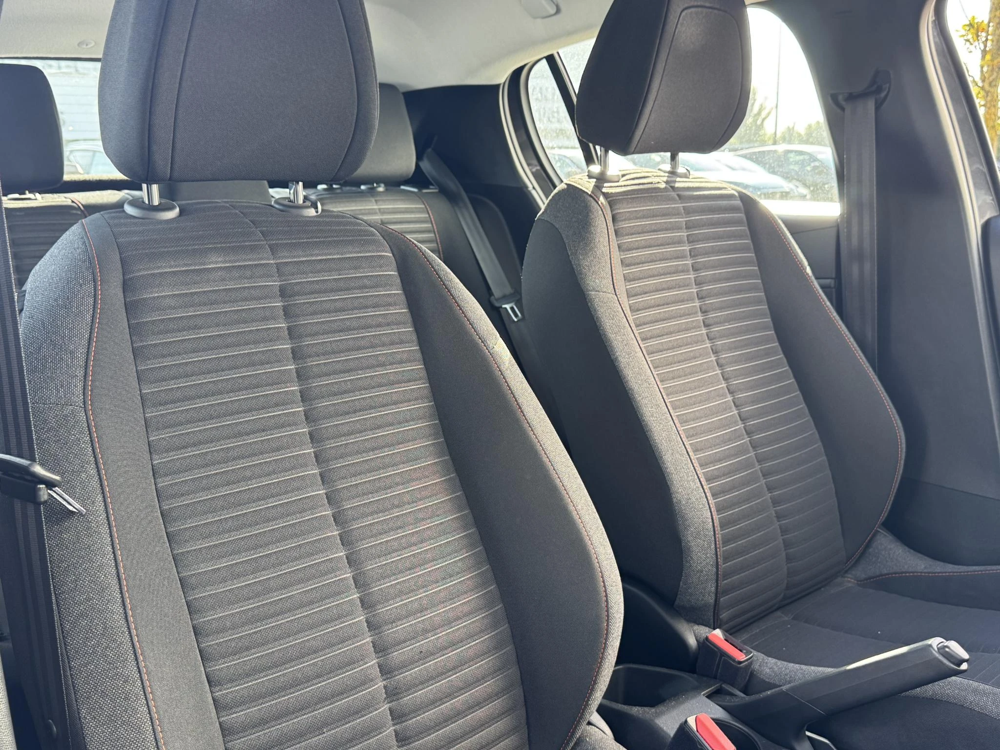 Peugeot-208-image-27