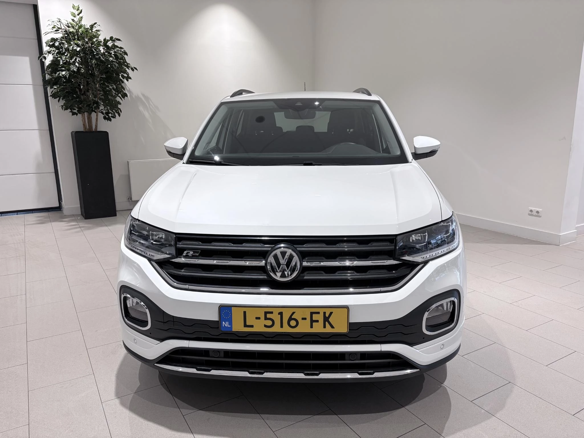 Volkswagen-T-Cross-image-9
